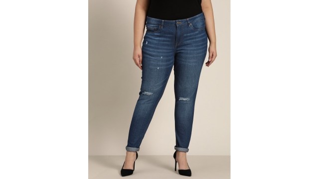 SztoriWomen Plus Size Navy Blue Skinny Fit Mildly Distressed Light Fade Jeans