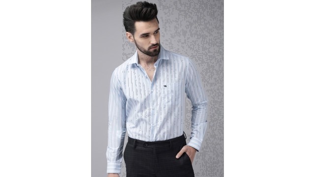 THE BEAR HOUSEMen Blue Pure Cotton Striped Slim Fit Formal Shirt