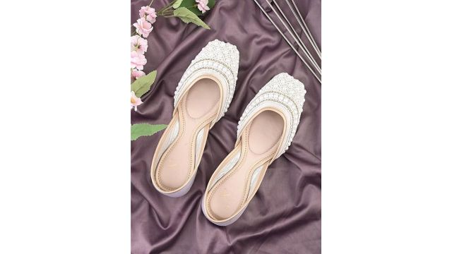 XE Looks Handcrafted Embellished Green Jutti