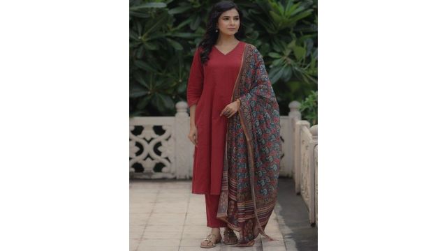 anayna Women Panelled Pure Cotton Kurta with Trousers & With Dupatta (red)