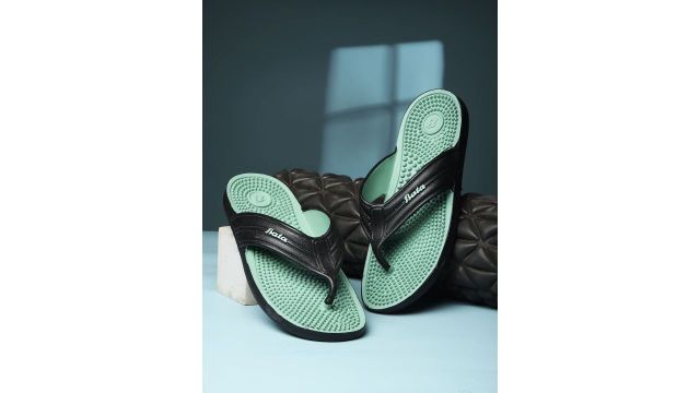 Bata Men Colourblocked Thong Flip-Flops