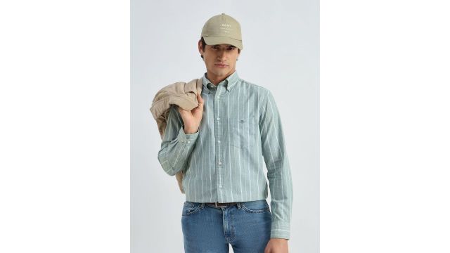 GANT Classic Vertical Striped Button Down Collar Cotton Oxford Shirt