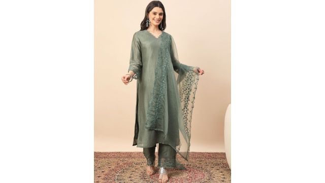 House of Pataudi V-Neck Straight Kurta & Trousers With Dupatta