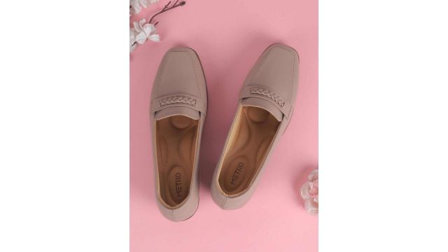 Metro Women Slip-On Sneakers