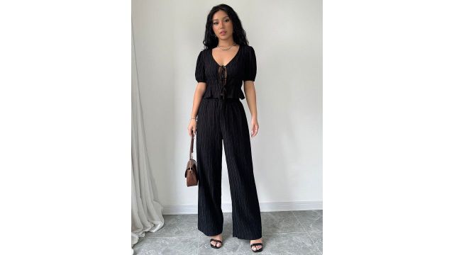 Outzidr Cropped Top And Trousers Set