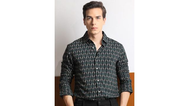 RARE RABBIT Men Green Regular Fit Geometric Print Casual Shirt
