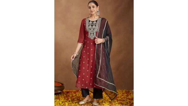 THREAD BOX Women Ethnic Motifs Embroidered Regular Sequinned Chanderi Silk Kurta