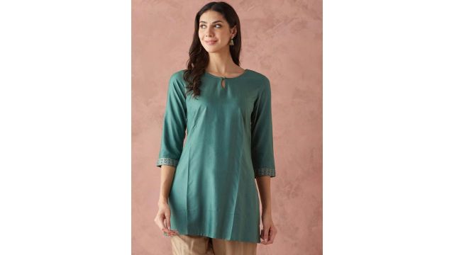 Fabindia Slim Fit Keyhole Neck Straight Short Kurta