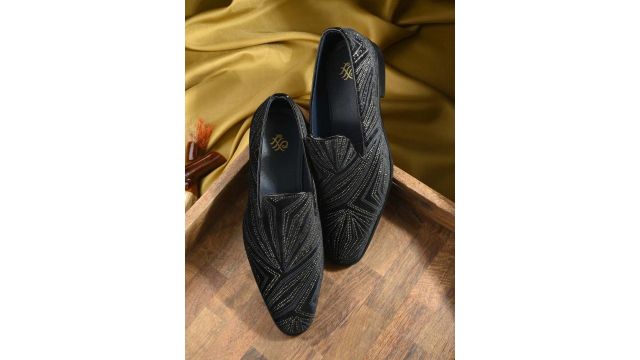 House of Pataudi Embellished Lightweight Loafers