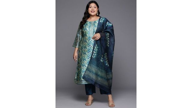 Varanga Plus Size Floral Printed Sequinned Kurta with Trousers & Dupatta