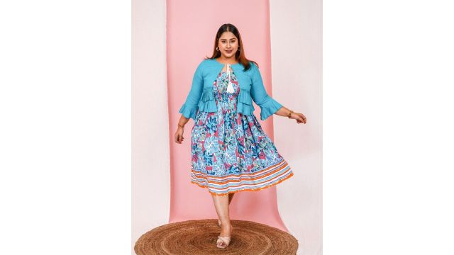 Vibes by Deebaco Plus Size Tropical Printed Cotton Fit & Flare Midi Dress With Shrug