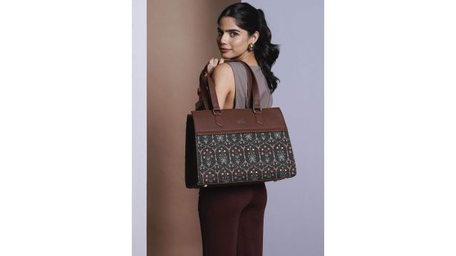 ZOUK Floral Printed Structured Shoulder Bag