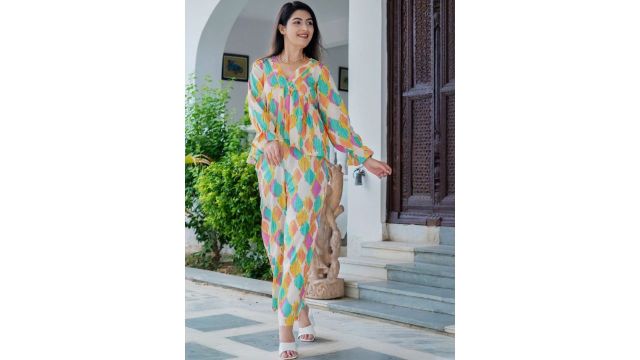 Mintmarie Colourblocked V-Neck Long Sleeves Top With Trousers