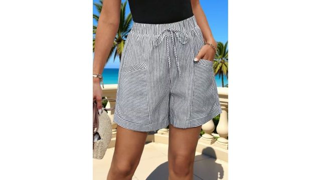 Plus-size Women’s Summer New Striped Pocket Elastic Waist Shorts