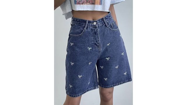 Strévra Women’s Casual Washed Denim Shorts with Butterfly Embroidery