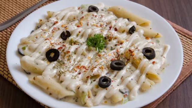 White Sauce Pasta