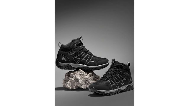 BOLDFIT Men Colourblocked High-Top Trekking Shoes