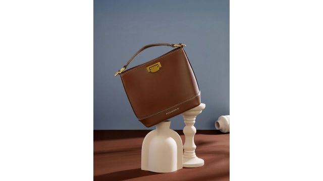 London Phyllis structured handheld bag