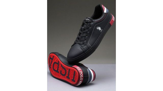 black casual sneaker