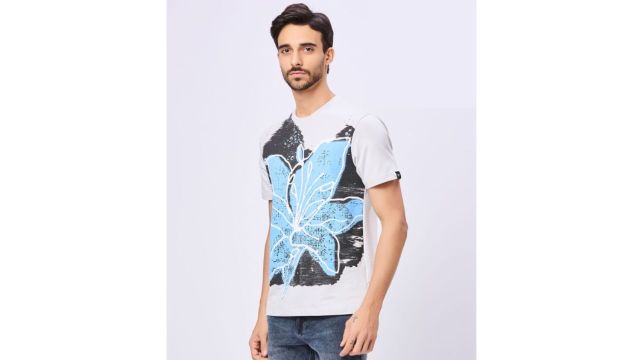 grey round-neck T-shirt