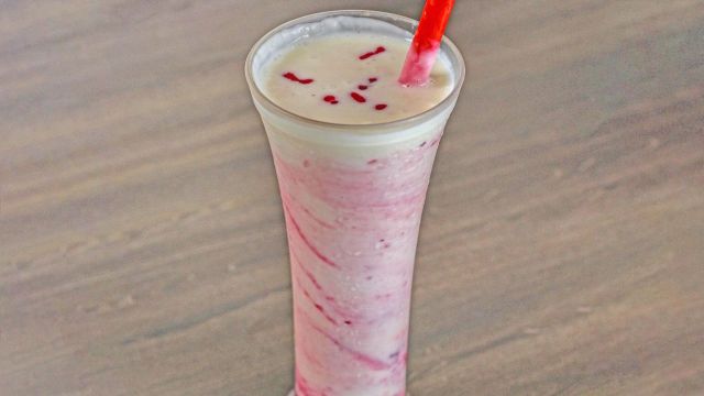 Strawberry lassi