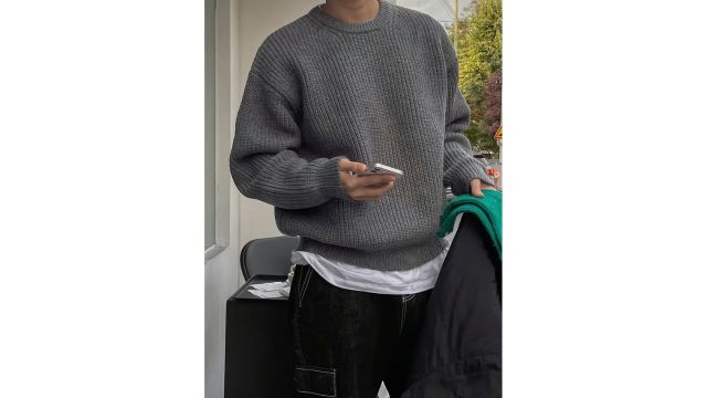 ANDREILEE Unisex Casual College Round Neck Sweater