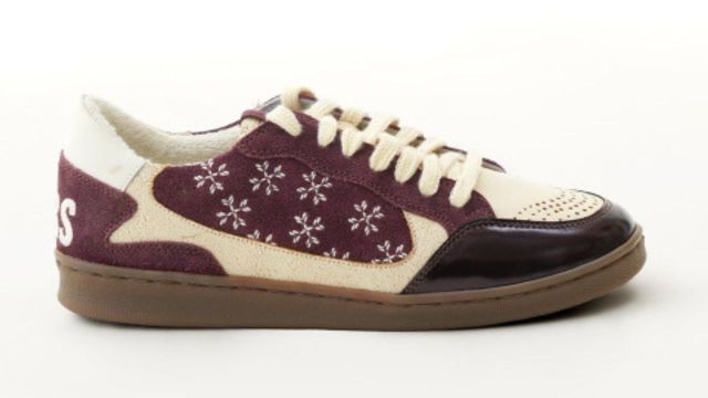 Burgundy Limited Edition Shoes With Vintage Texture 