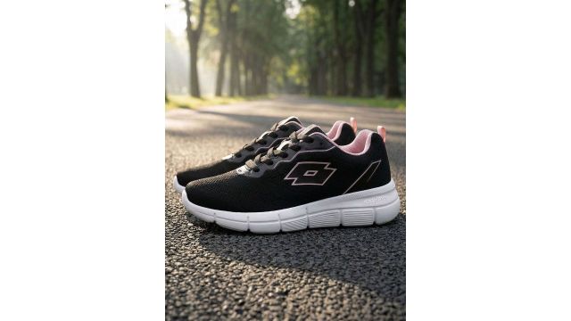 Women PulseTrek Black Running Shoes