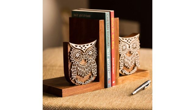 ExclusiveLane Owl Sheesham Wooden Bookends