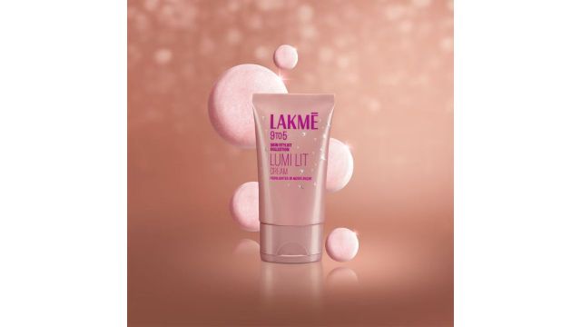 Lakme Lumi Cream Moisturiser With Highlighter For A 3D Glow
