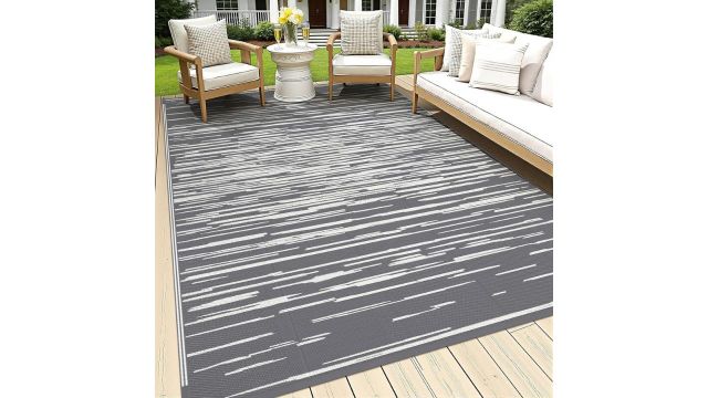 HEBE 6 x 9-Foot Reversible Outdoor Rug