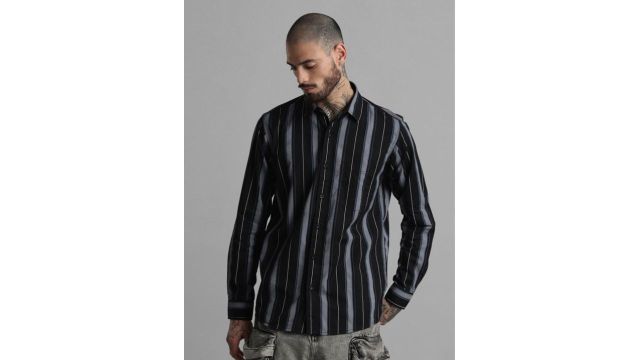 Klub fox Men Slim Fit Spread Collar Vertical Striped Cotton Casual Shirt