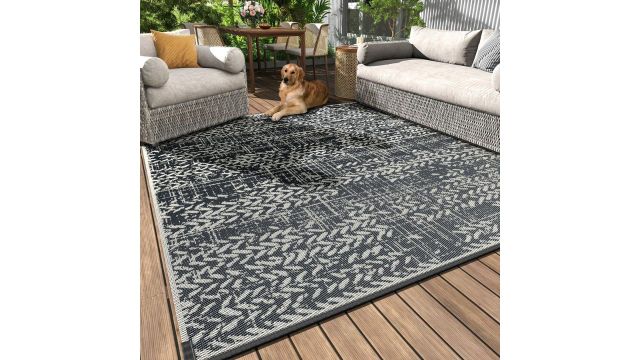 MontVoo 5 x 8-Foot Outdoor Rug