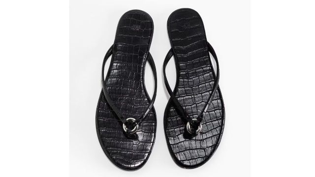 Ring-detail Flip-flops