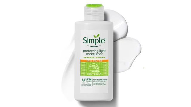 Simple Kind to Skin Light Moisturiser SPF 15