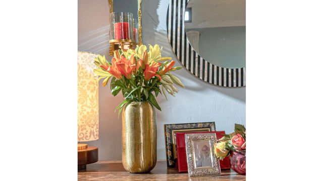 Dreamy Walls Gold Metal Cylindrical Vase