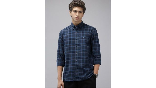 Arrow Sport Manhattan Slim Fit Button-Down Collar Checked Pure Cotton Casual Shirt