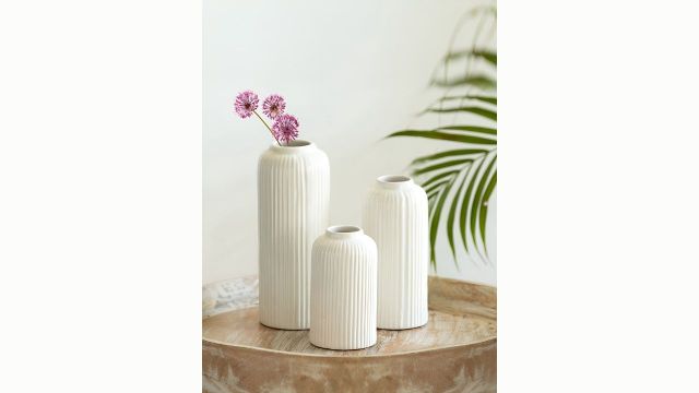 ExclusiveLane White 3 Pieces Textured Ceramic Flower Vases