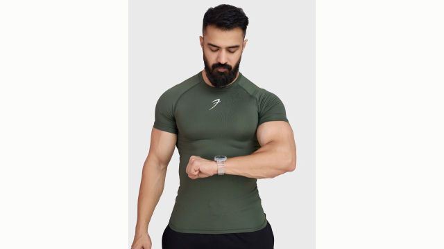 FUAARK Men Compression Fit Sweat-Wicking Technology T-shirt