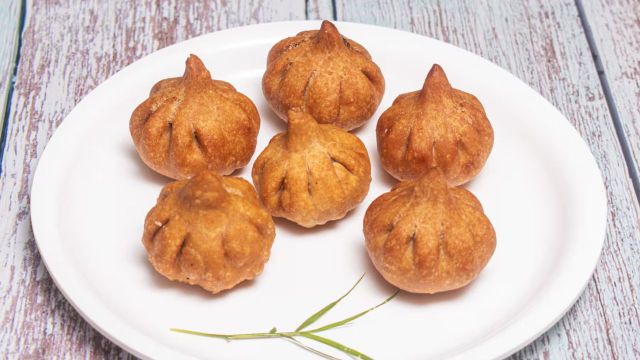 Steamed, Fried or Mawa: Which Modak Should You Order This Ganesh Chaturthi?