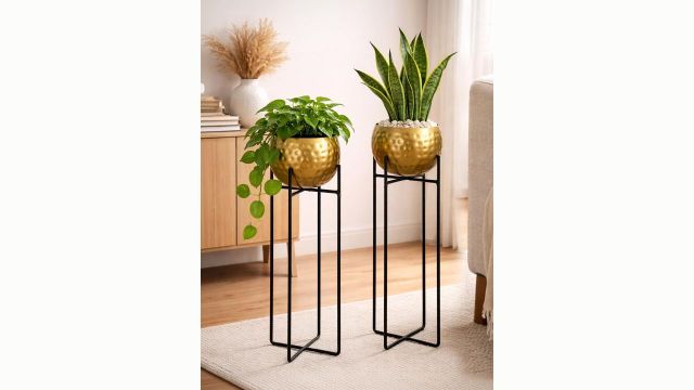 Homesake Black & Bronze-Toned 2 Pieces Hammered Metal Plant Pot With Stand Planters
