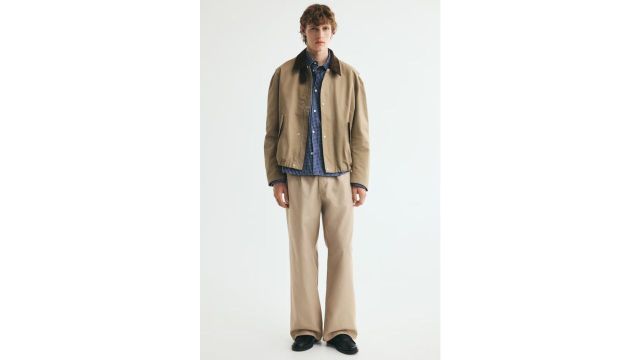 LOOSE FIT CHINOS
