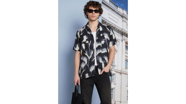 Lee Cooper Black Printed Casual Half Sleeves Shirt Collar Men Relaxed Fit Casual Shirt