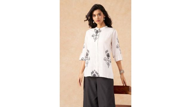 Marigold Lane White Abstract Motif Print Button-Front Top