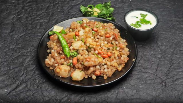 Ganesh Chaturthi Food Guide: Modaks, Maharashtrian Meals and Fasting Options