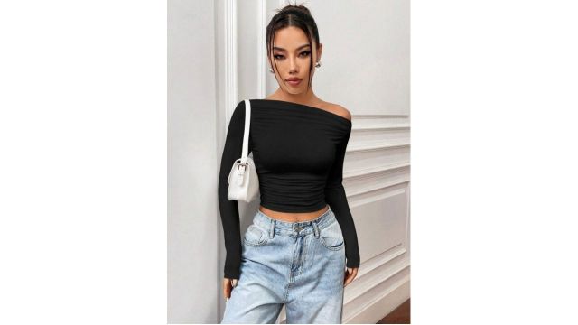 Stylecast X Slyck Solid Pattern Off-shoulder Ruched Crop Top