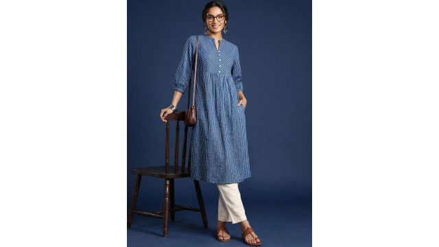 Women Striped Dobby Kurta