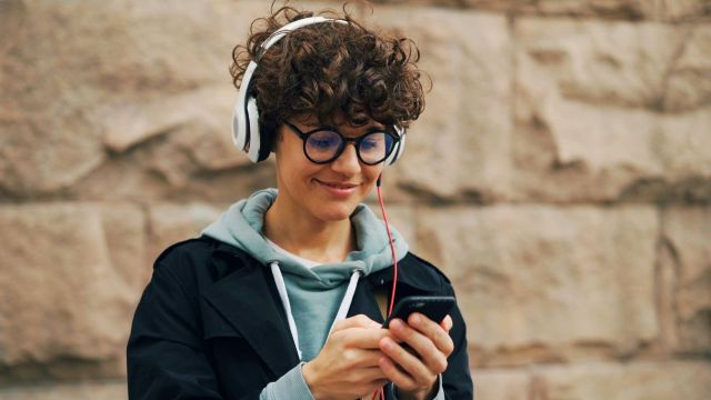 Why Short-Form Entertainment Is Becoming a Go-To Choice for Busy People