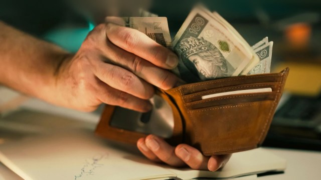 Why a Fixed Deposit Can Look Better Until You Need Your Money Early