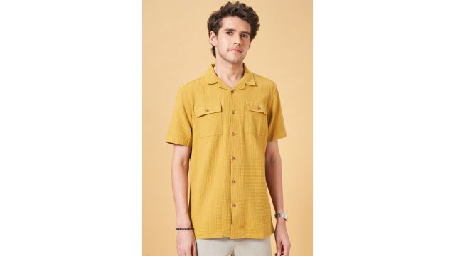 Yellow Solid Casual Half Sleeves Shirt Collar Men Relaxed Fit Casual Shirts